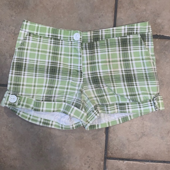 Green hint plad shorts - Picture 1 of 3